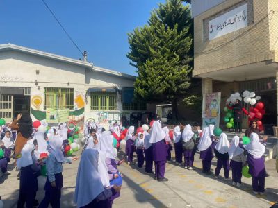 اجرا ورزش صبحگاهی در لاله های انقلاب به مناسبت روز دانش آموز