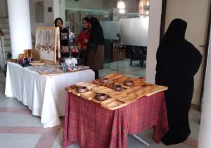 نمایشگاه یکروزه صنایع دستی بانوان در محمودآباد برپا شد